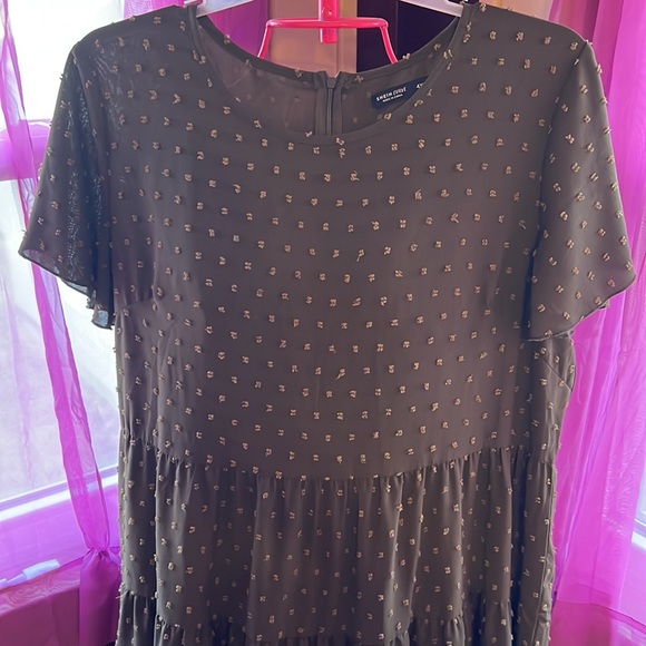 Green Dress - Picture 2 of 3